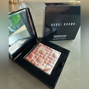 NEW Bobbi Brown Highlighting Powder - Pink Glow